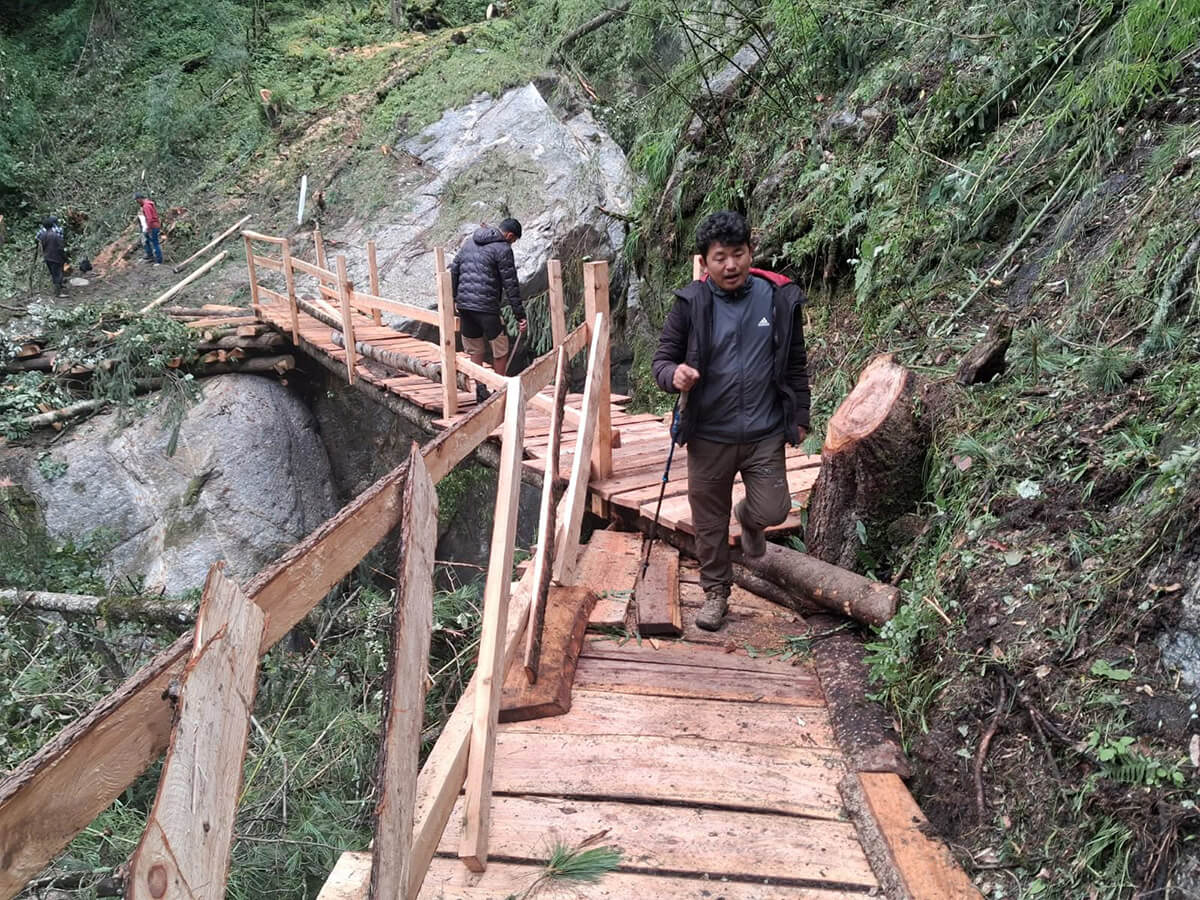 Manaslu Circuit Treail Re-opned after New Wooden bridge