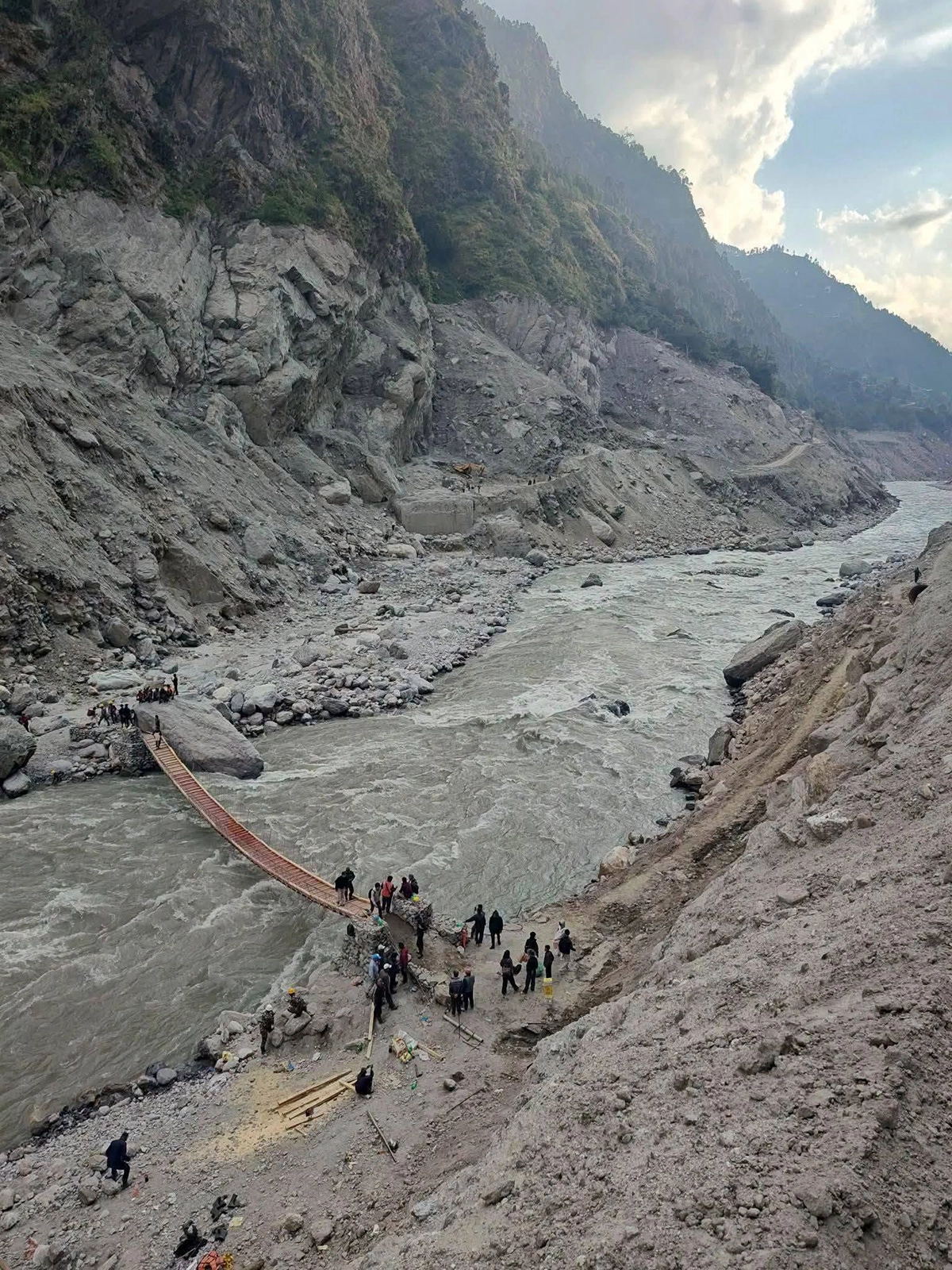 Suspension bridge at Syabrubesi