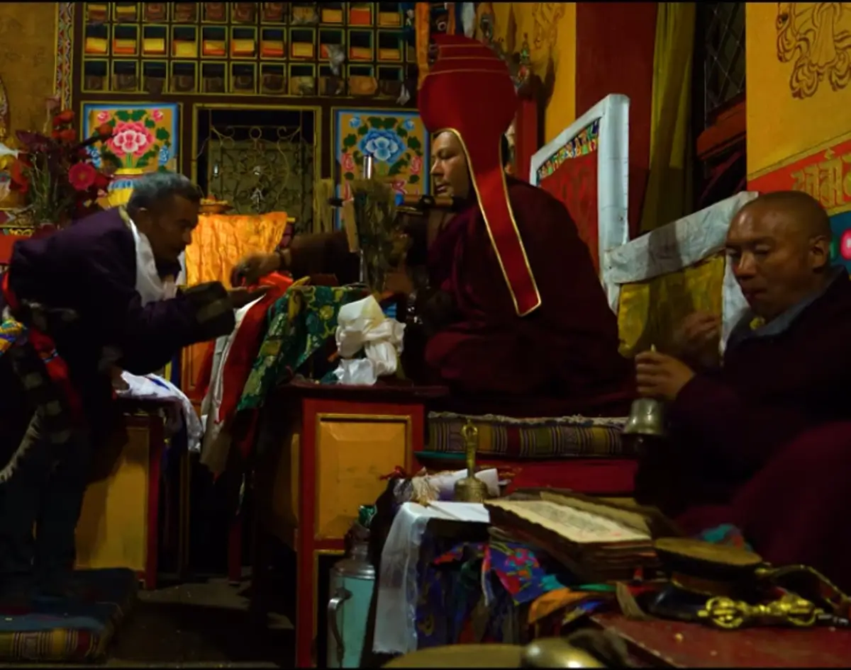 wong receive from Lama at Manaslu
