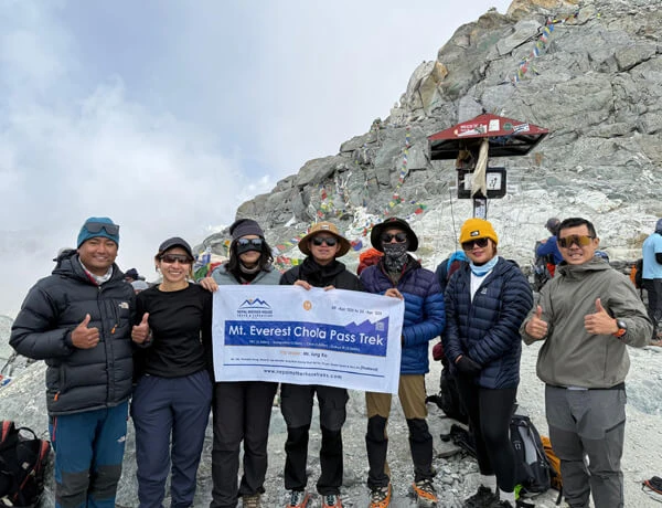 Gokyo Chola Pass Trek